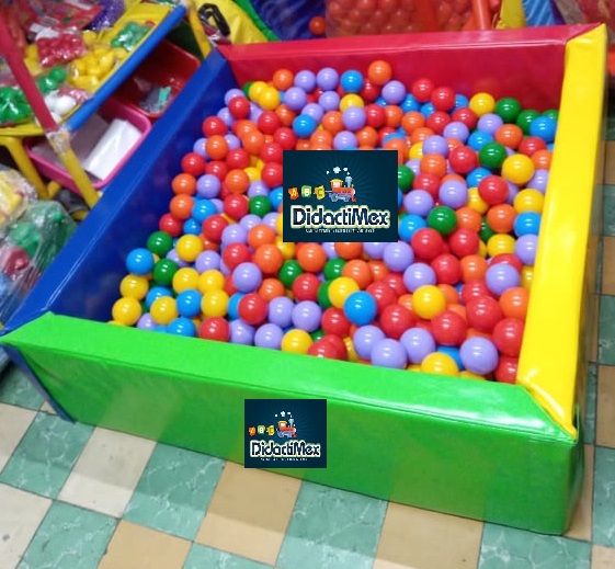 ALBERCAS DE PELOTAS