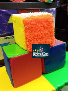 CUBO DE TEXTURAS DE ESTIMULACION TEMPRANA 20 X 20 CM CUBO DE TEXTURAS DE ESTIMULACION TEMPRANA 20 X 20 CM