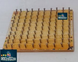 GEOPLANO GRANDE DE MADERA DE 20 X 20 CM GEOPLANO GRANDE DE MADERA DE 20 X 20 CM