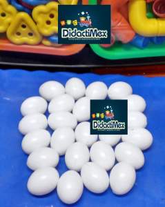 HUEVOS DE JUGUETE CON 25 PIEZAS