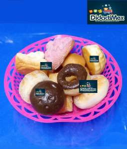 PAN REALISTA DE VINIL CHAROLA CON 12 PANES PAN REALISTA DE VINIL CHAROLA CON 12 PANES